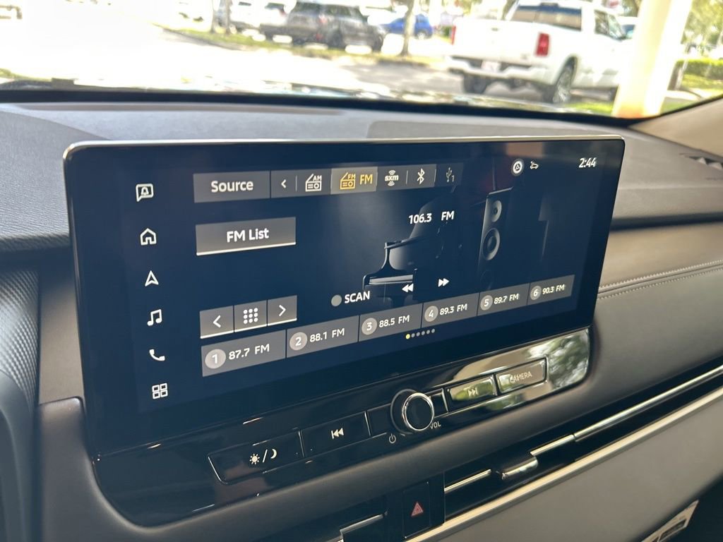 New 2025 Mitsubishi Outlander SEL image 7