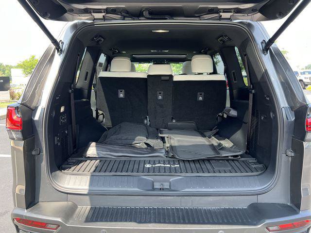 Certified 2024 Lexus LX 600 4WD w/ Appearance Package image 22
