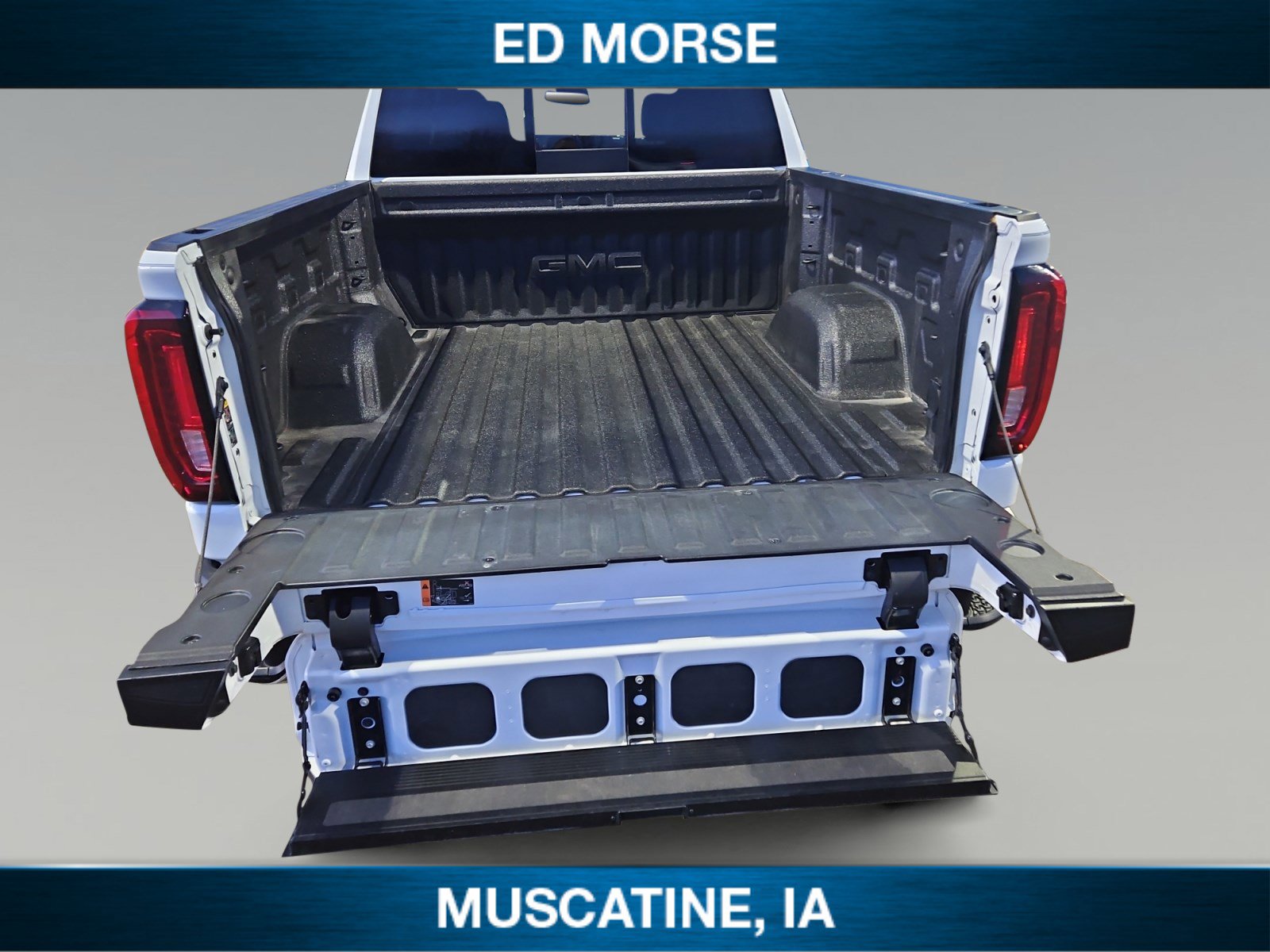 Used 2024 GMC Sierra 1500 SLT w/ SLT Premium Plus Package image 18