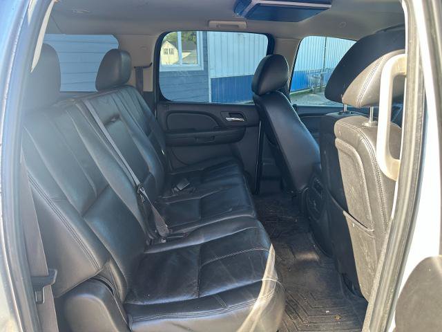 Used 2012 Chevrolet Suburban LT w/ Luxury Package AWD/4WD image 14