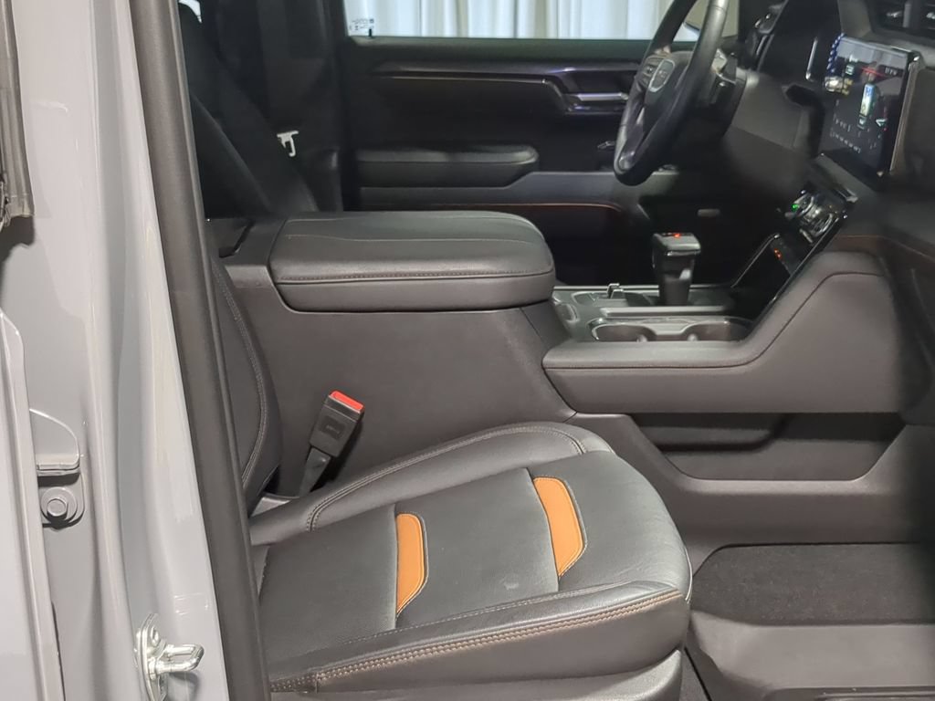 Used 2025 GMC Sierra 1500 AT4 w/ AT4 Premium Package AWD/4WD image 21