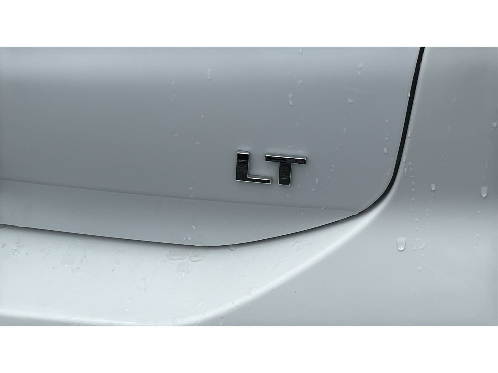 Used 2024 Chevrolet Equinox LT FWD image 8