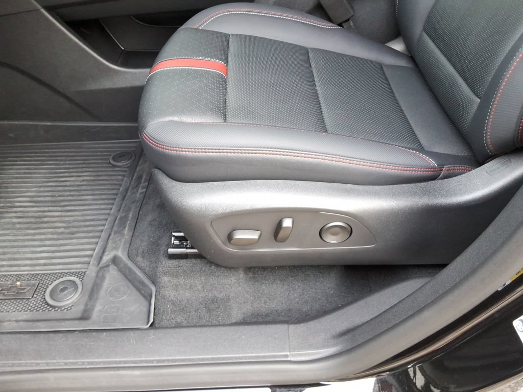 Certified 2026 Chevrolet Traverse RS w/ LPO, Floor Liner Package AWD/4WD image 24