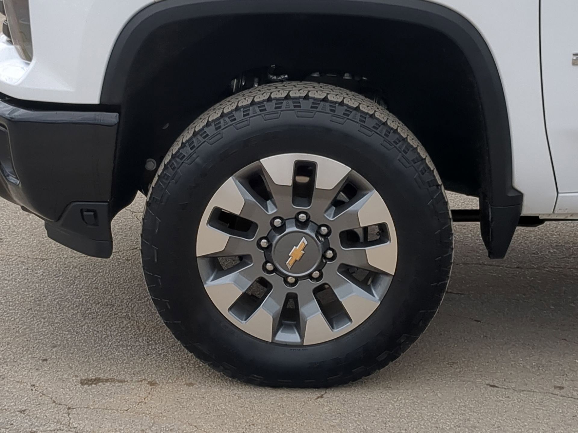 Used 2025 Chevrolet Silverado 2500 Custom w/ Custom Value Package image 11