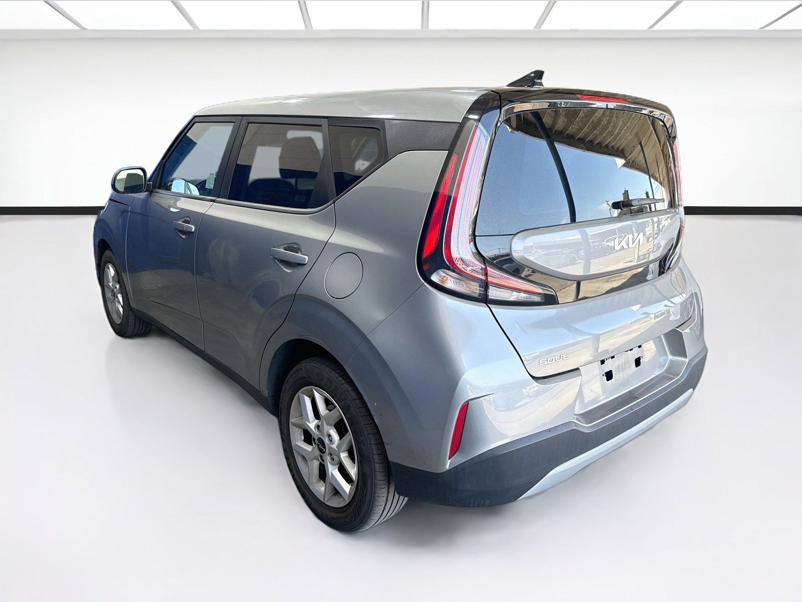 Used 2024 Kia Soul LX w/ Option Group 015 FWD image 6