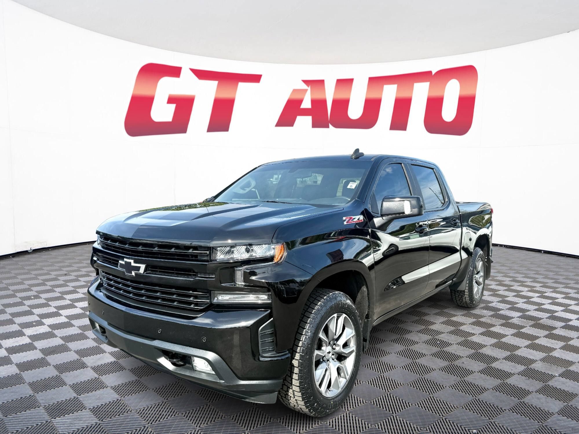 Used 2020 Chevrolet Silverado 1500 RST w/ True North Edition AWD/4WD image 2