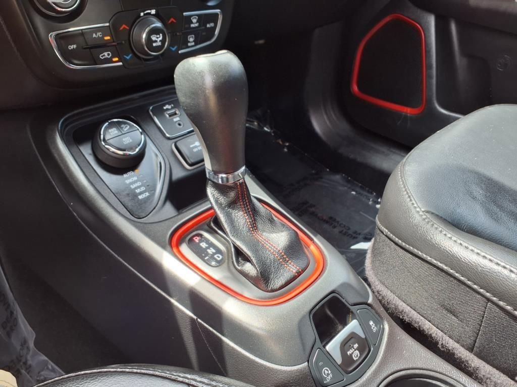 Used 2020 Jeep Compass Trailhawk image 9