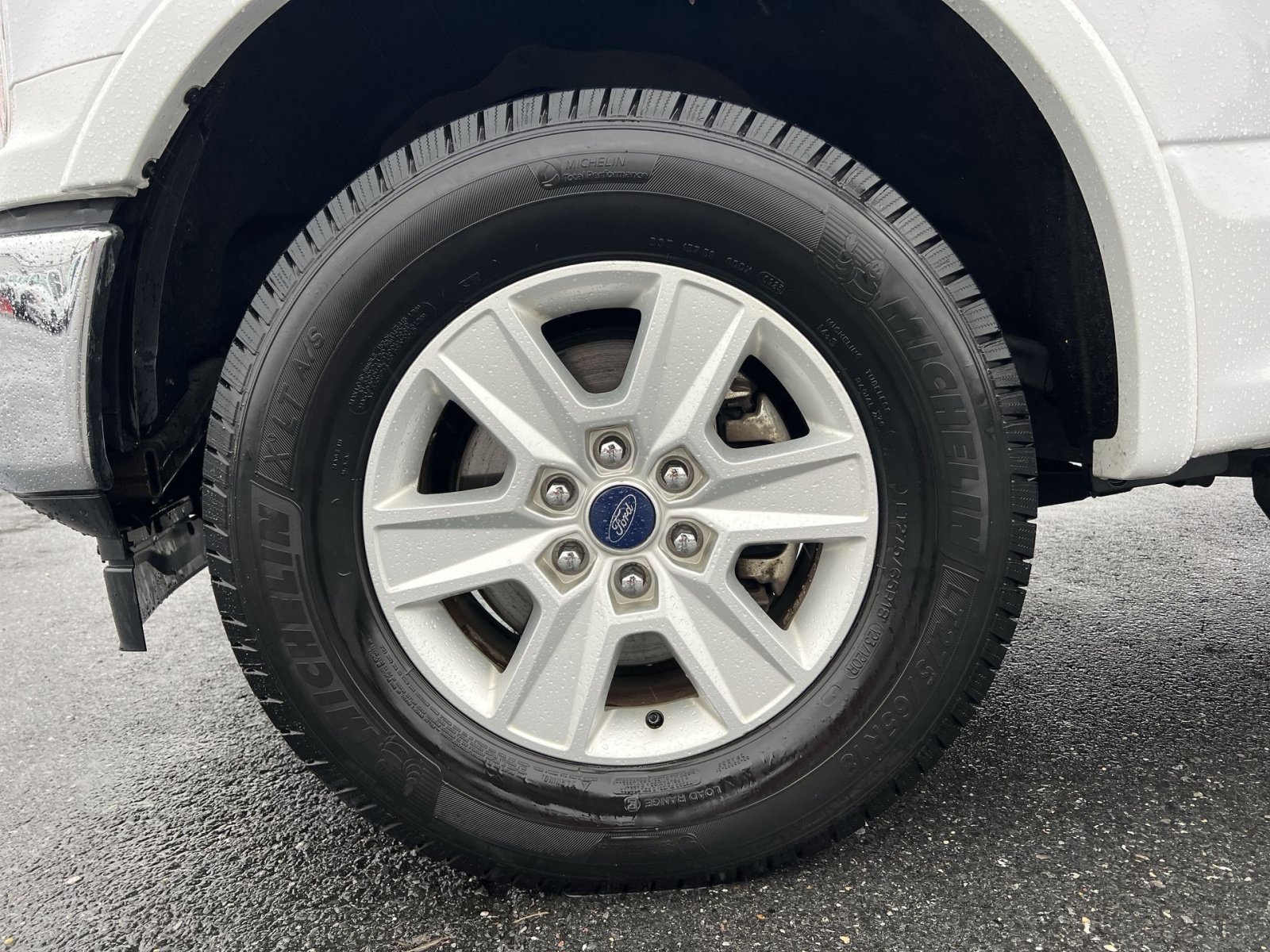 Used 2018 Ford F150 Lariat w/ Heavy-Duty Payload Package AWD/4WD image 12