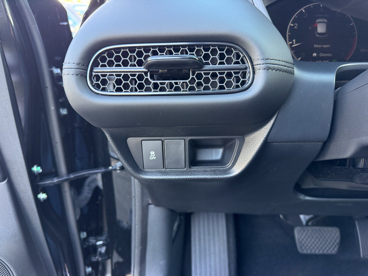 Certified 2026 Honda HR-V LX image 34