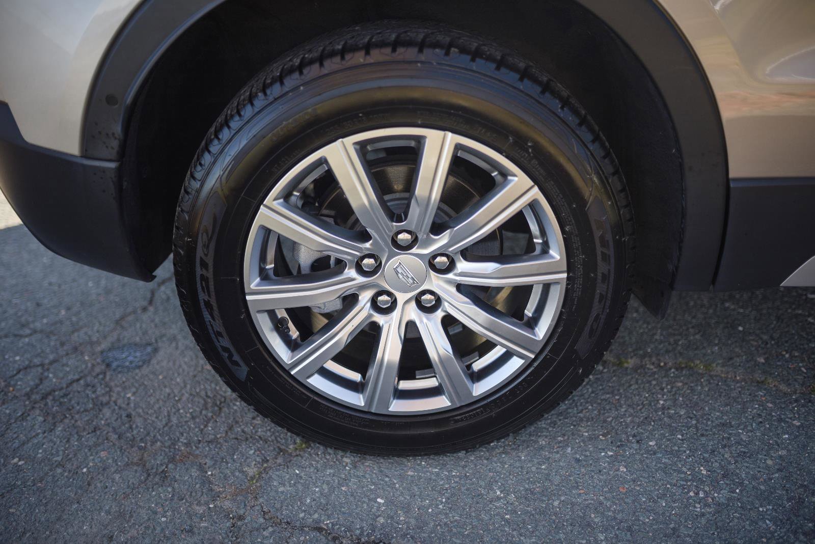 Used 2022 Cadillac XT4 Premium Luxury w/ Enhanced Visibility Package image 11