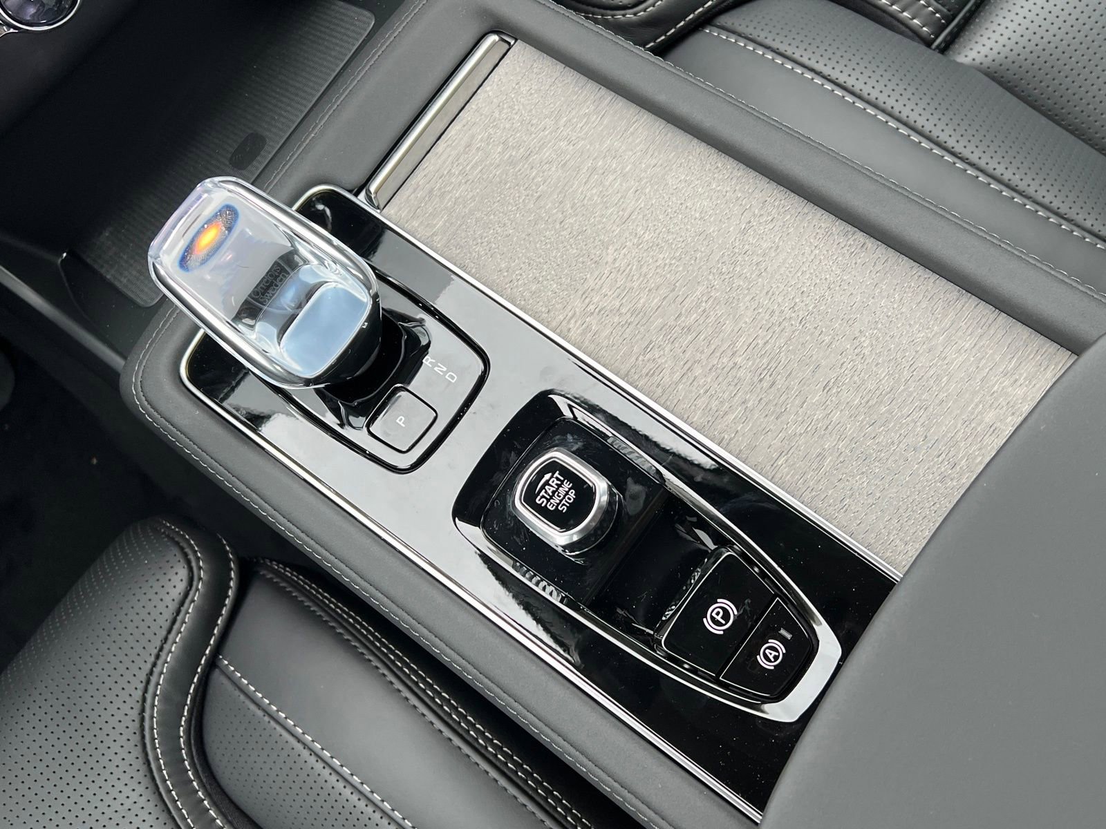 New 2026 Volvo XC90 B6 Ultra image 22