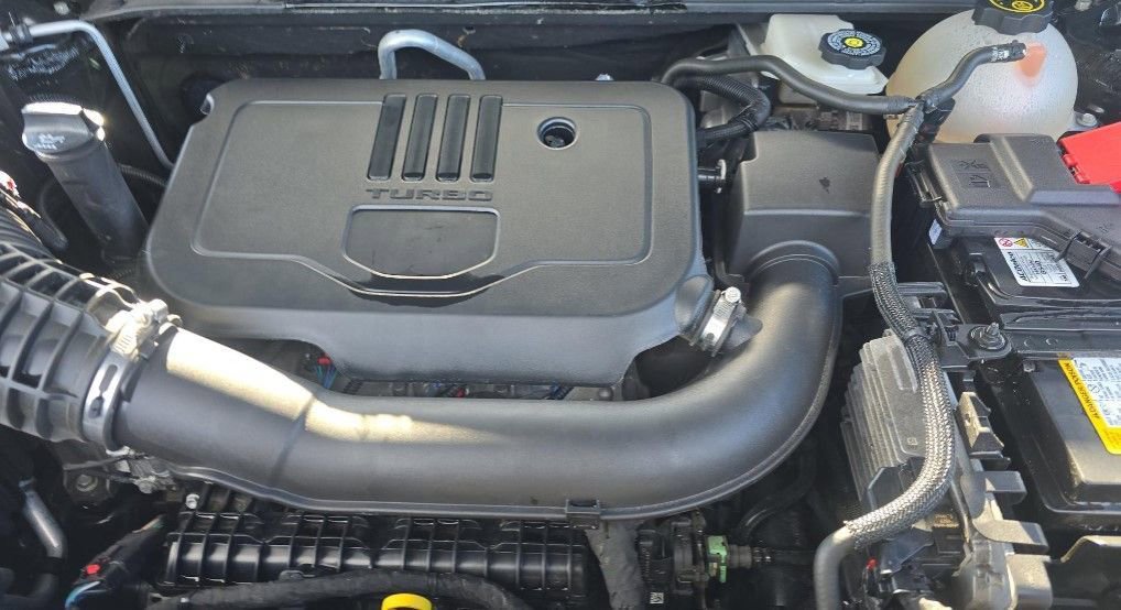 Used 2023 GMC Acadia SLE w/ Driver Convenience Package image 18