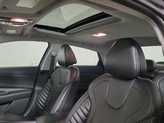 Used 2023 Hyundai Elantra Limited FWD image 19
