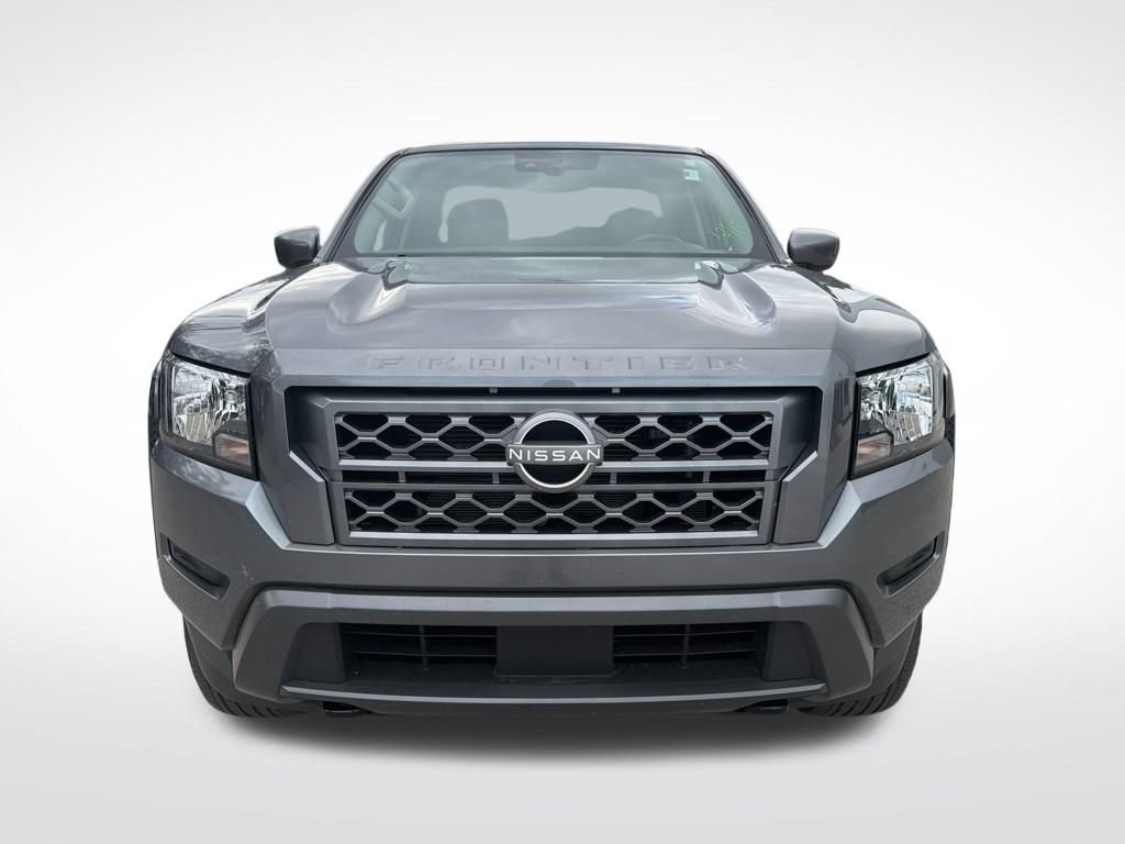 Used 2022 Nissan Frontier SV image 3