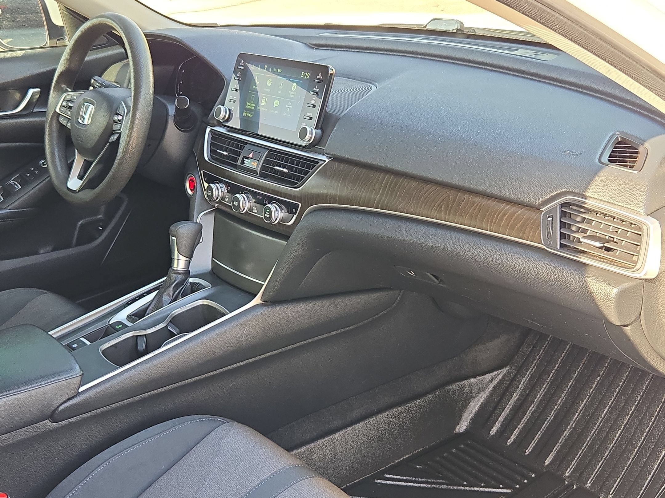 Used 2018 Honda Accord EX image 28