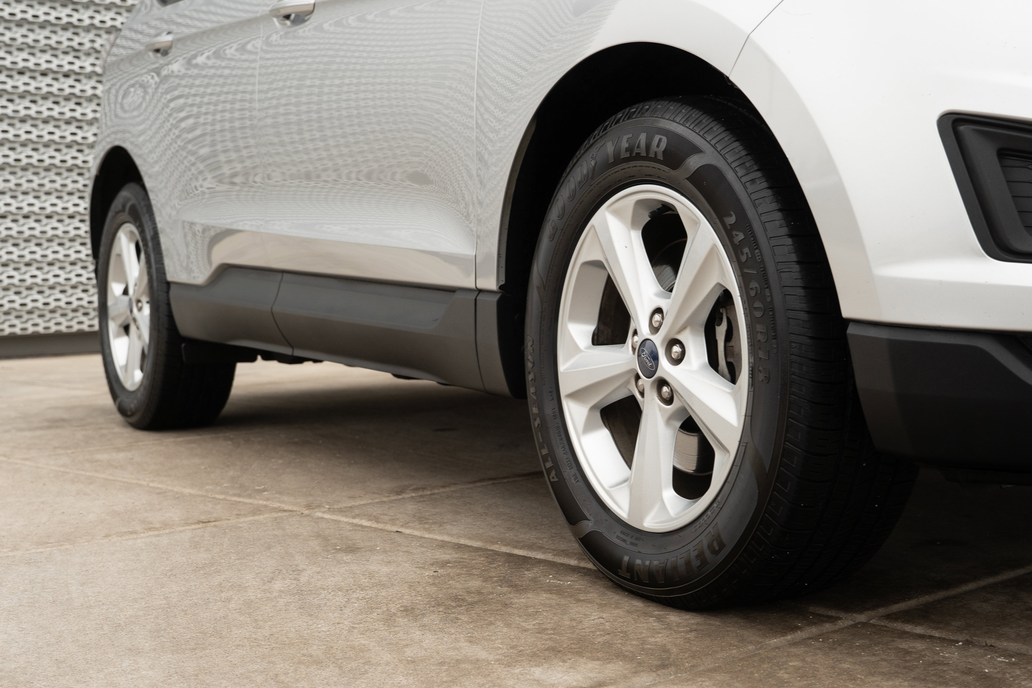 Used 2018 Ford Edge SE image 29