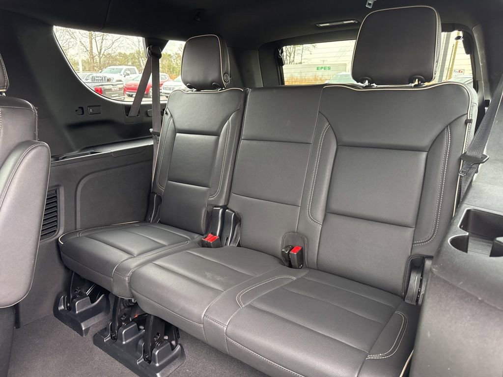 Used 2023 Chevrolet Suburban Premier image 13
