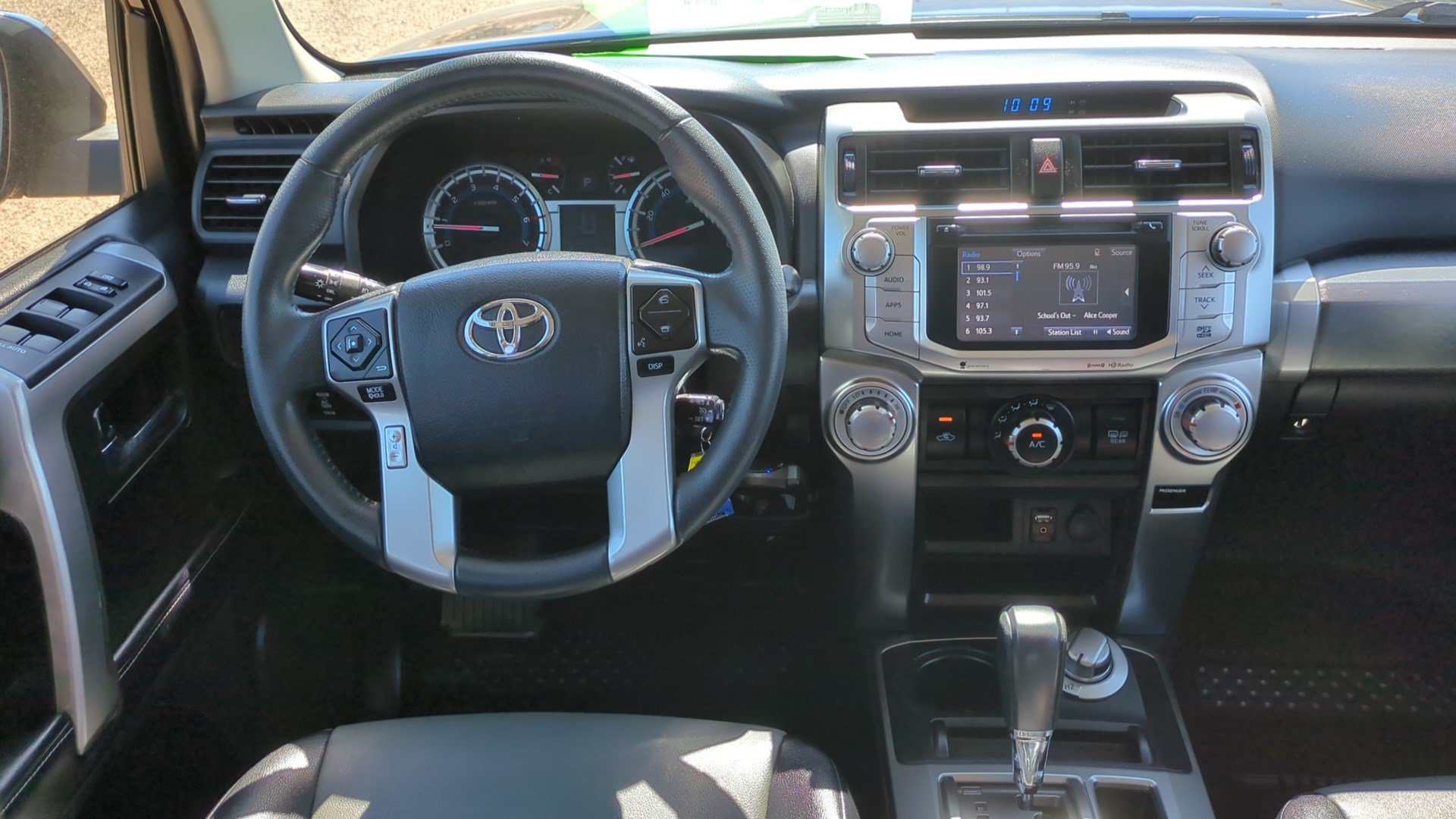 Used 2017 Toyota 4Runner SR5 Premium AWD/4WD image 26