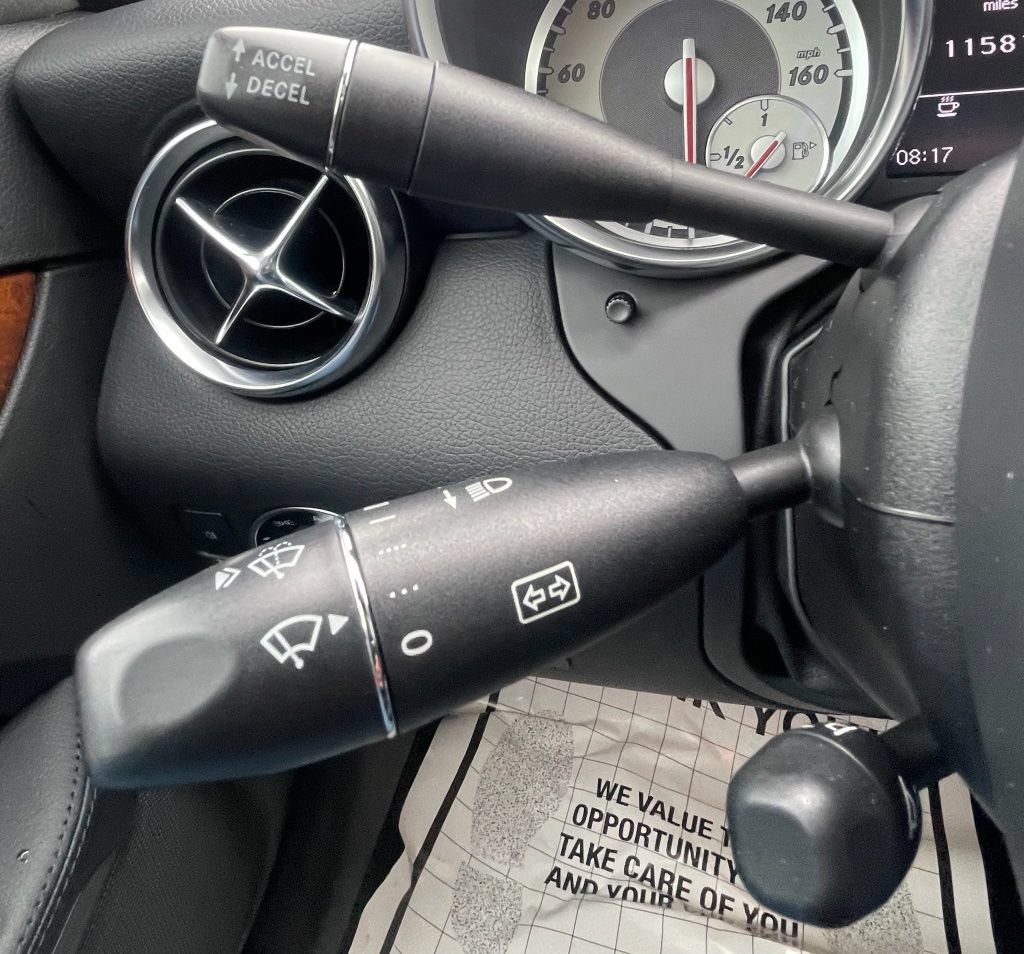 Used 2012 Mercedes-Benz SLK 350 image 19