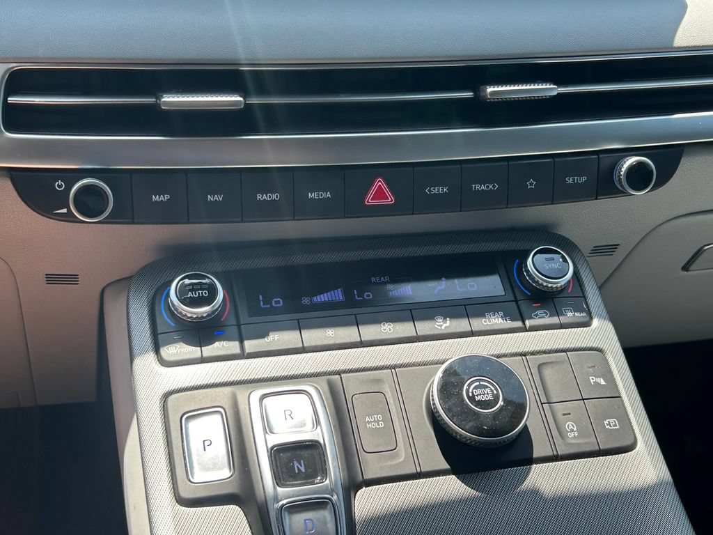 Used 2025 Hyundai Palisade SE FWD image 26
