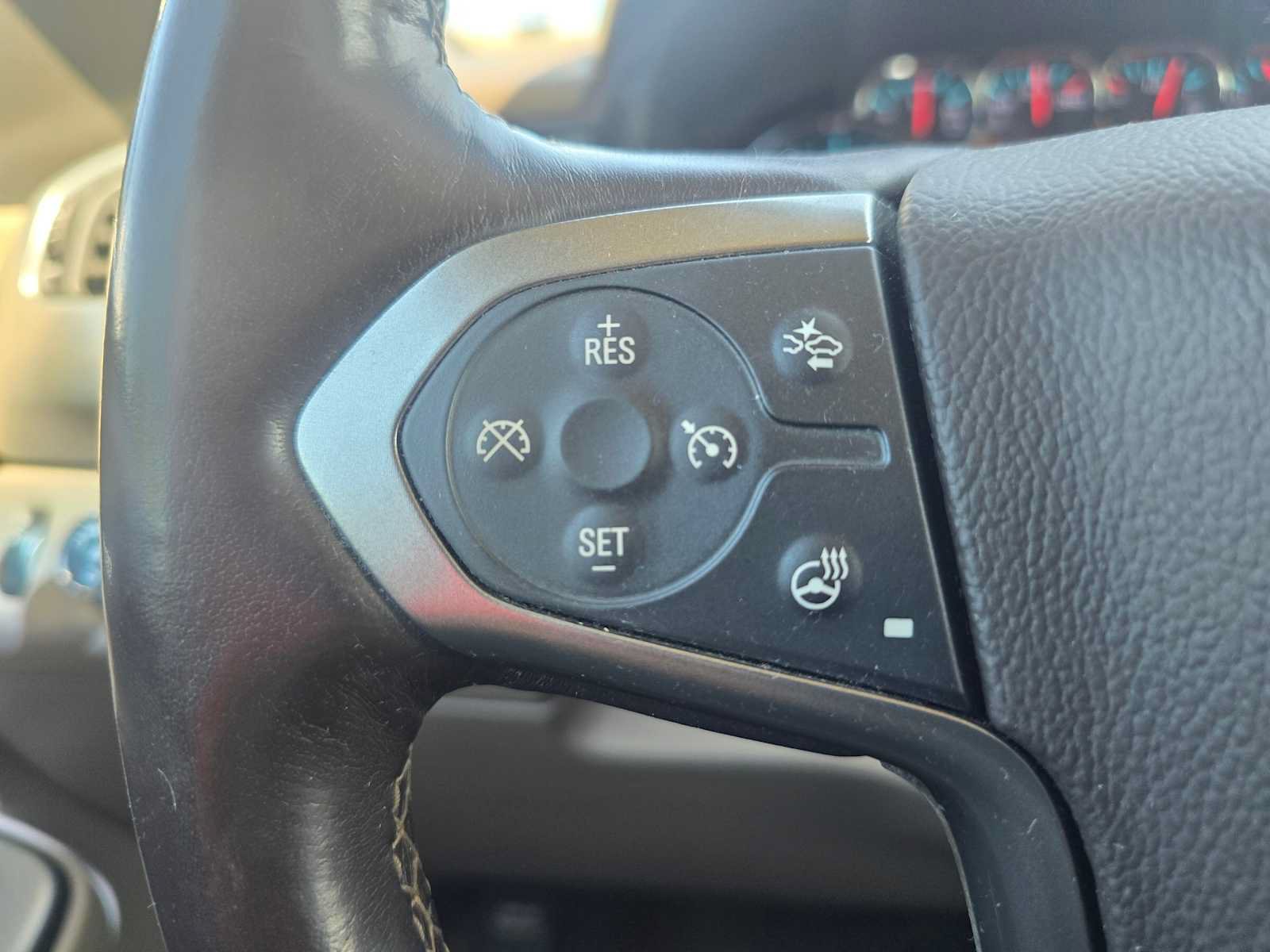 Used 2019 Chevrolet Suburban LT w/ Luxury Package AWD/4WD image 34