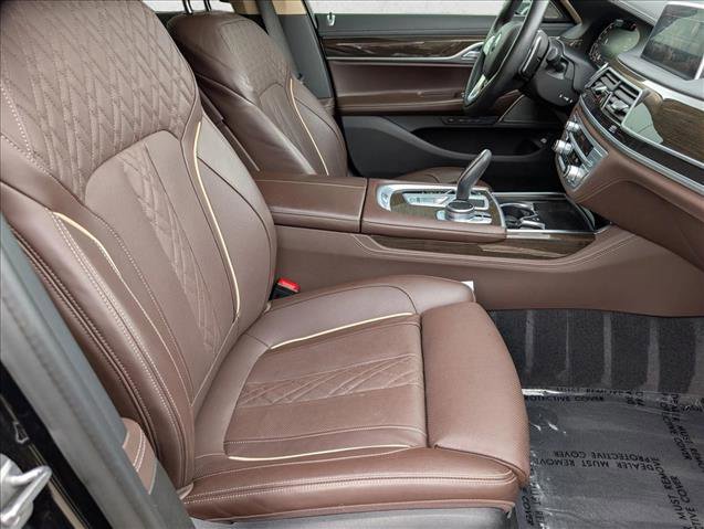 Used 2022 BMW 750i xDrive AWD/4WD image 23