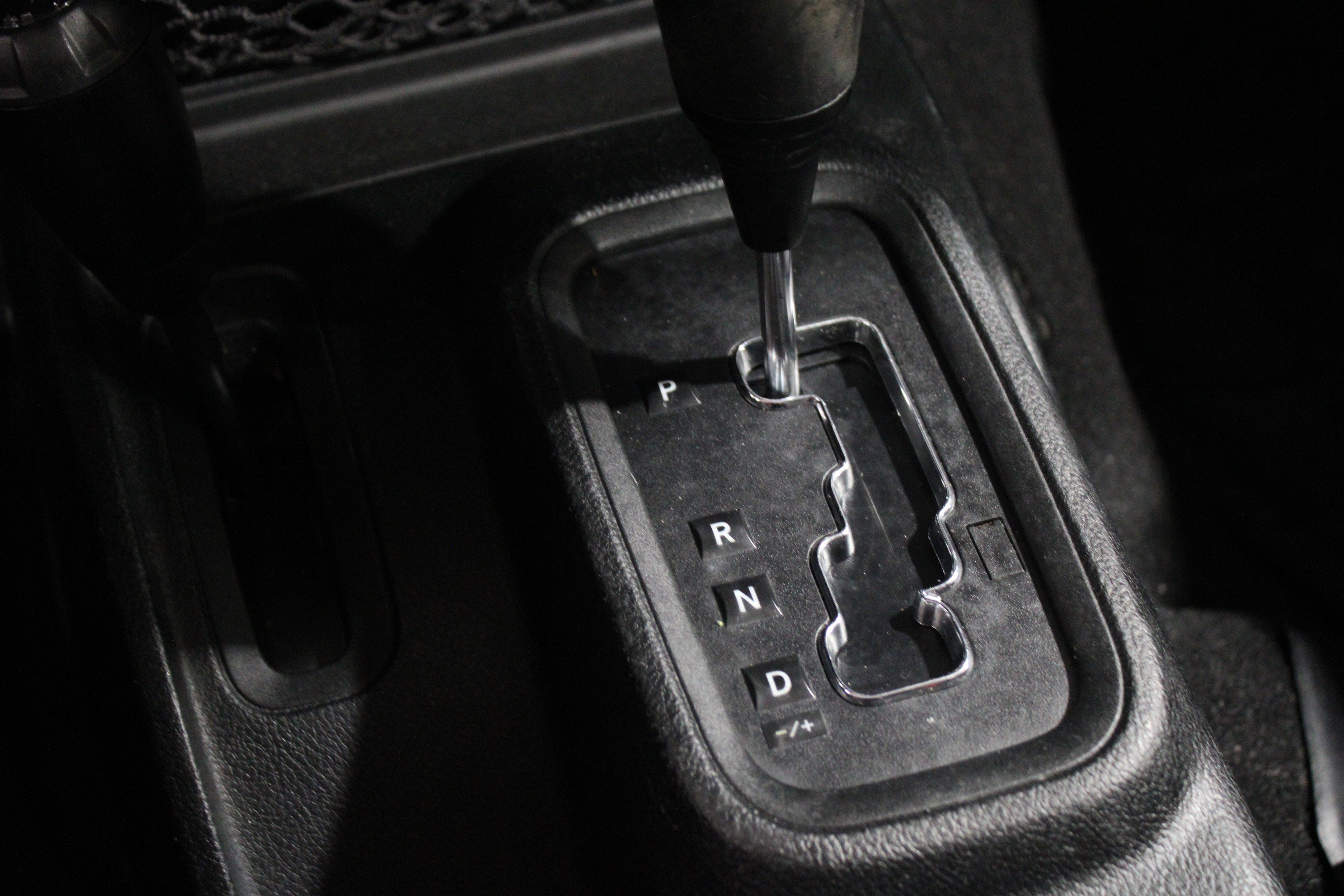 Used 2018 Jeep Wrangler Unlimited Sport image 12