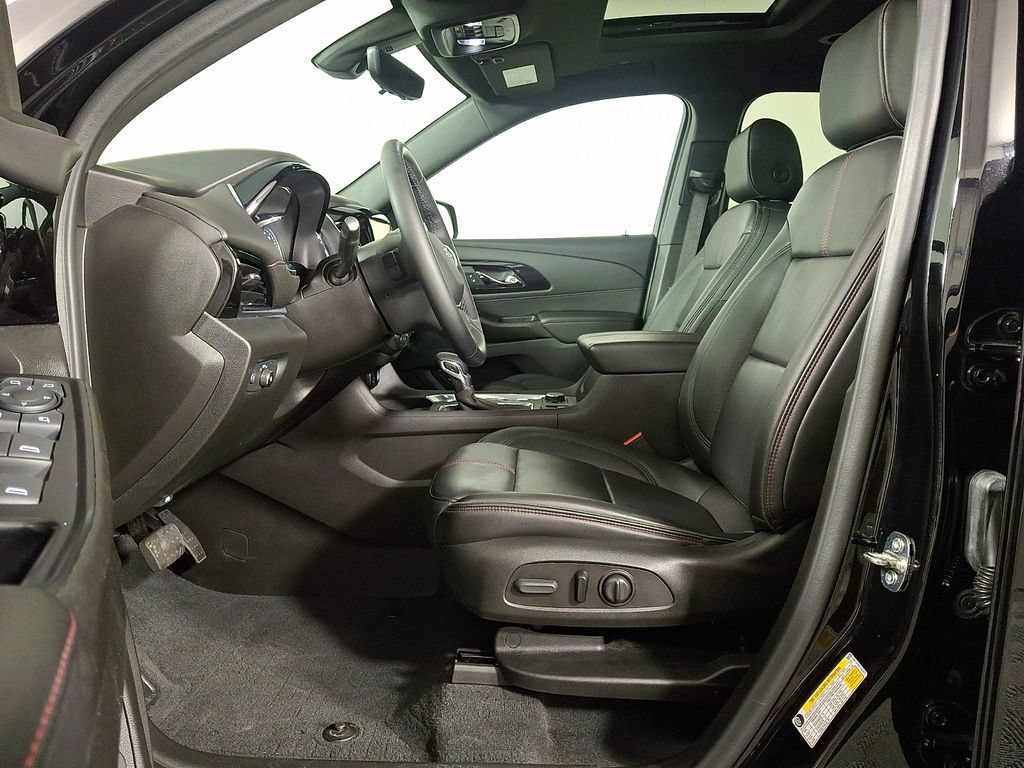 Used 2023 Chevrolet Traverse RS w/ LPO, Floor Liner Package AWD/4WD image 16