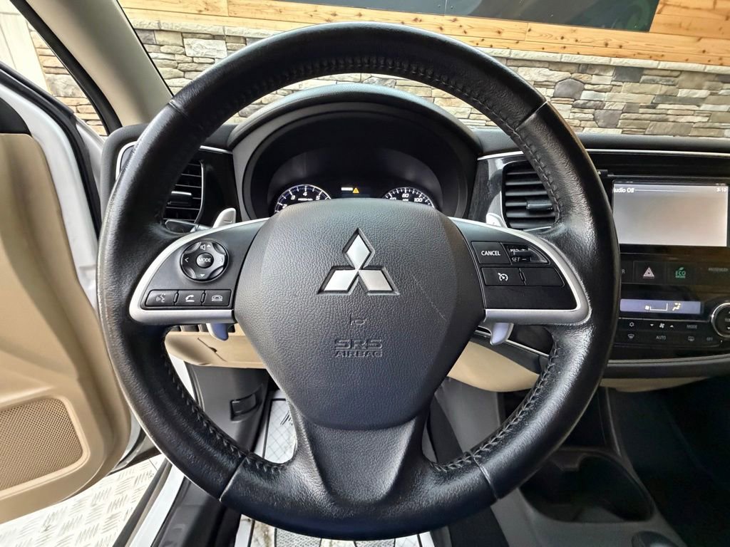 Used 2014 Mitsubishi Outlander GT AWD/4WD image 18