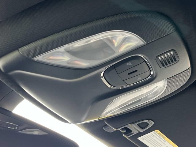 Used 2025 Jeep Compass Limited image 31