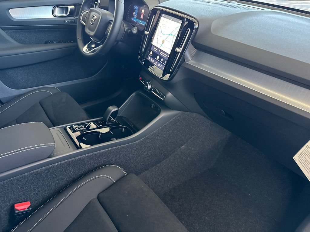 New 2026 Volvo XC40 B5 Ultra w/ Protection Package Premier AWD/4WD image 15