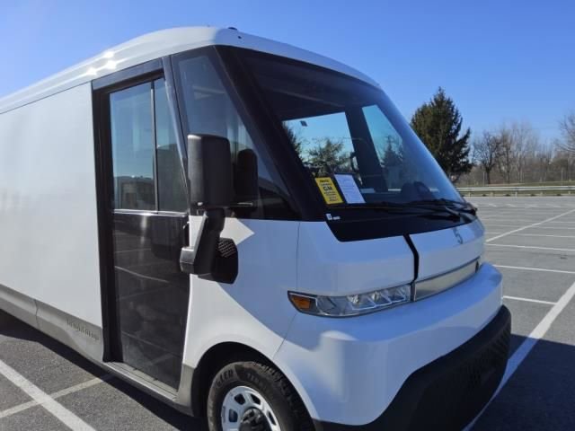Used 2024 Chevrolet Brightdrop 600 w/ Commercial Equipment Package AWD/4WD image 2