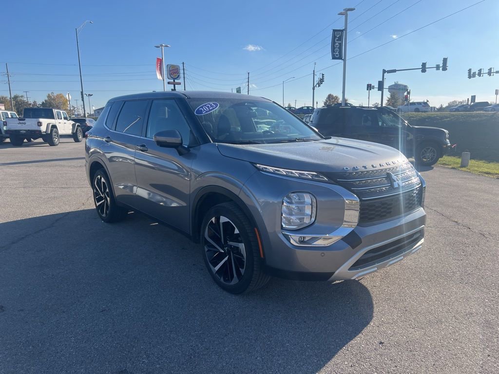 Used 2023 Mitsubishi Outlander SE