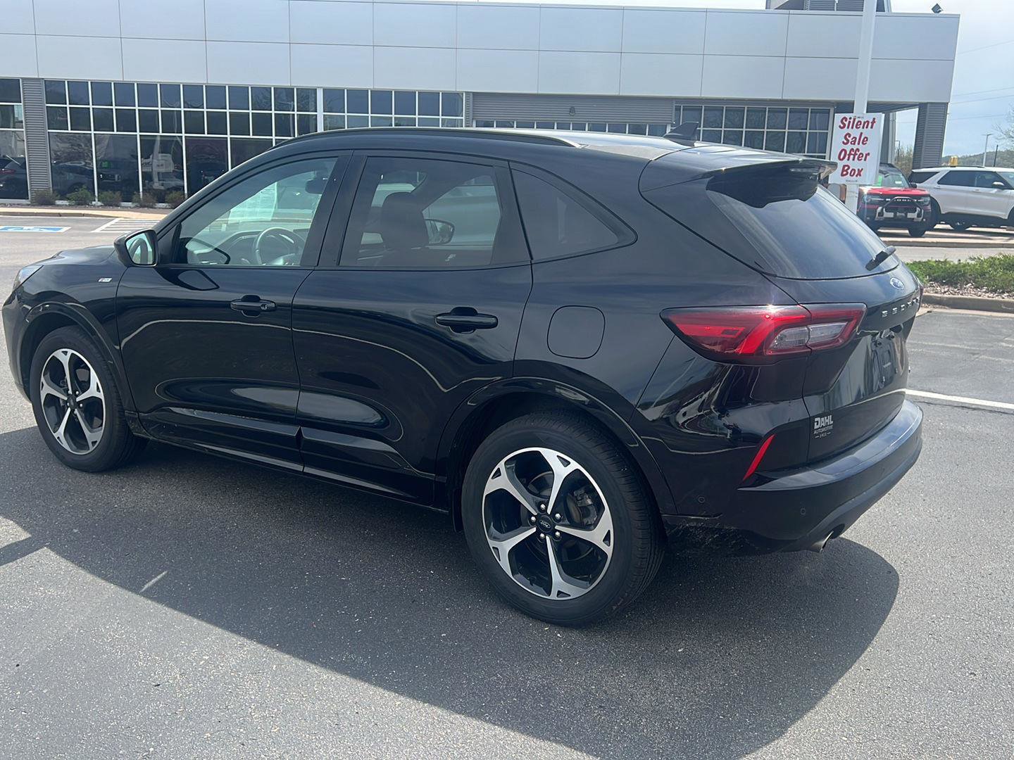 Used 2023 Ford Escape ST-Line Elite w/ Premium Technology Package AWD/4WD image 8