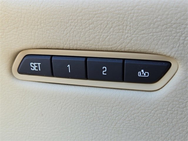 Used 2017 Cadillac XT5 Luxury w/ Driver Awareness Package image 25