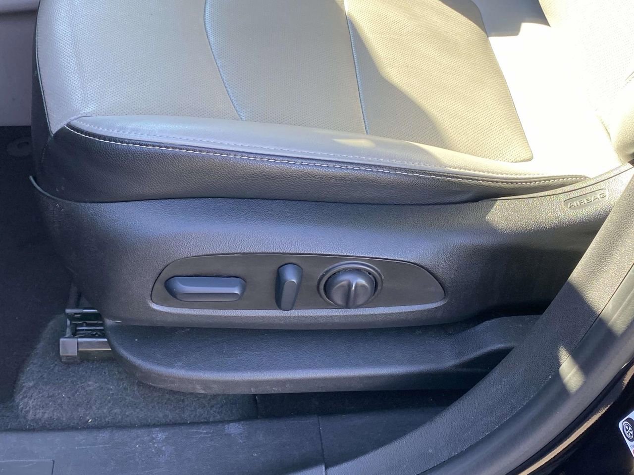 Used 2023 GMC Terrain SLT image 14