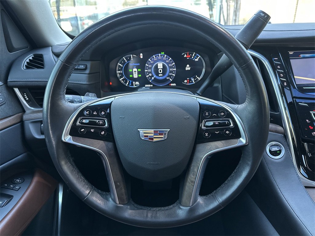 Used 2020 Cadillac Escalade Premium Luxury image 24