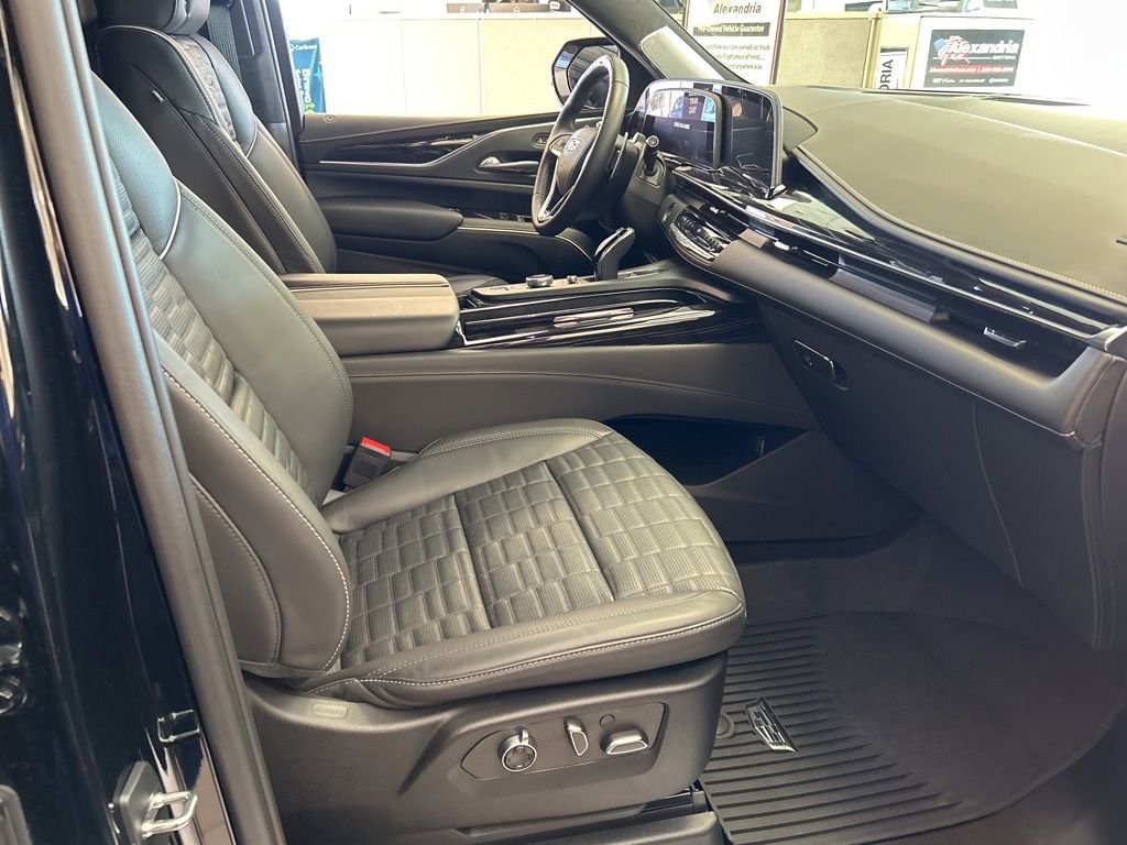 Used 2023 Cadillac Escalade ESV V AWD/4WD image 43
