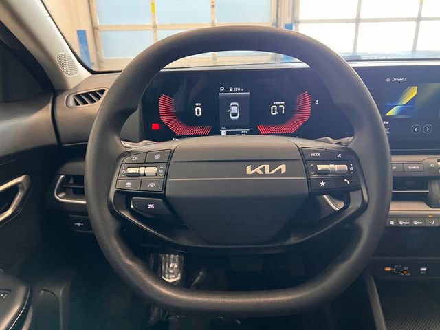 Used 2025 Kia K4 image 30