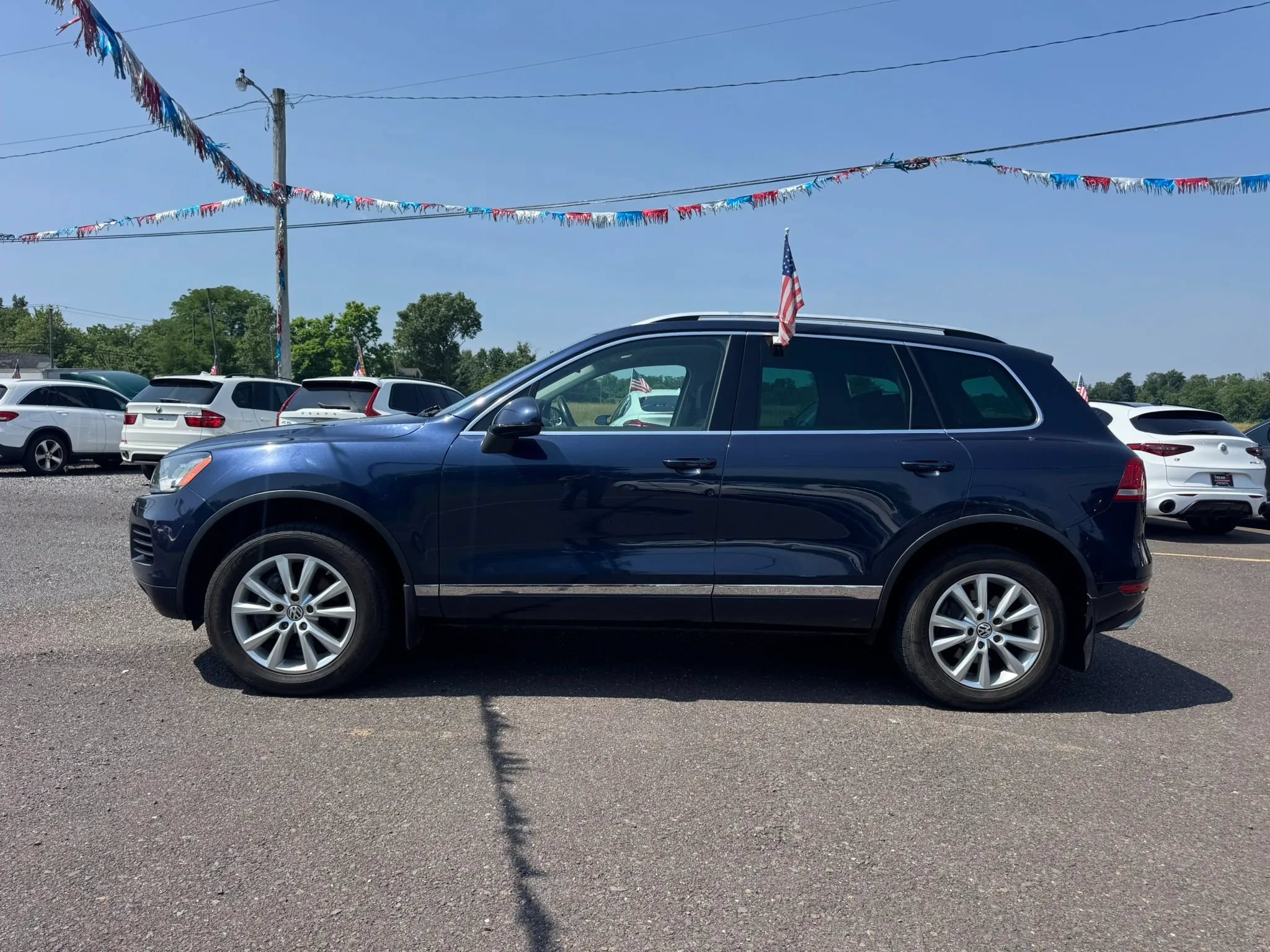 Used 2014 Volkswagen Touareg Sport AWD/4WD image 3
