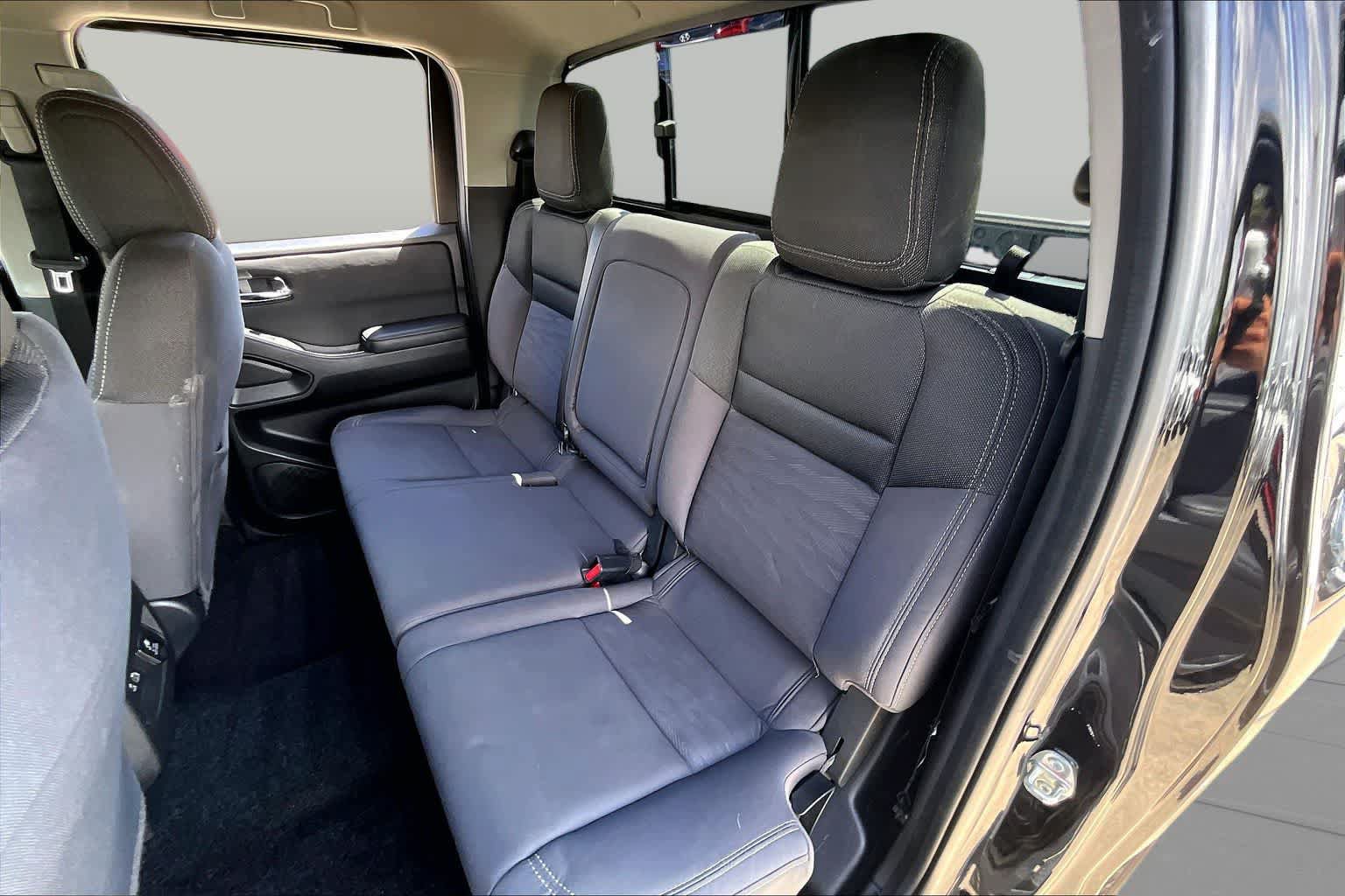 Used 2023 Nissan Frontier SV w/ SV Convenience Package RWD image 19