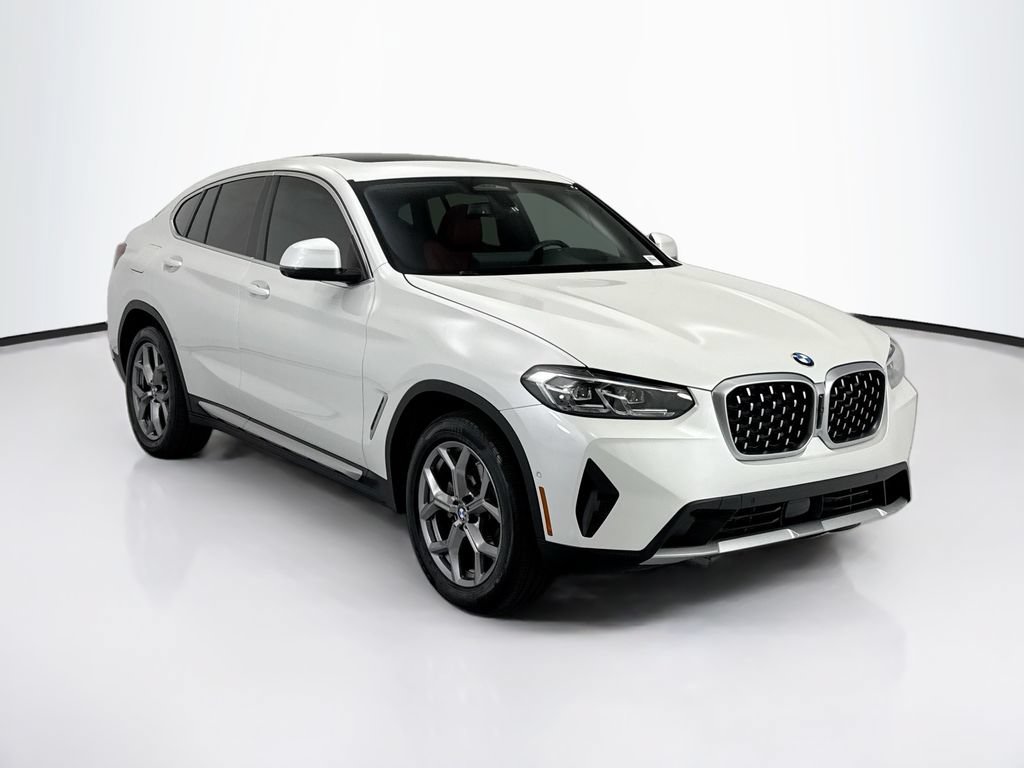 Used 2024 BMW X4 xDrive30i w/ Premium Package AWD/4WD image 3