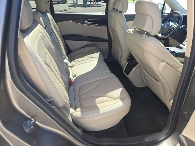 Used 2017 Lincoln MKX Reserve w/ Lincoln MKX Climate Package image 17