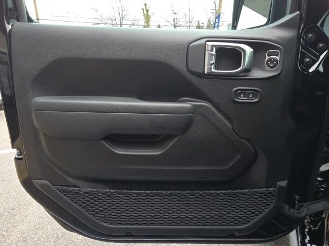 New 2026 Jeep Wrangler Unlimited Rubicon w/ Safety Group image 7