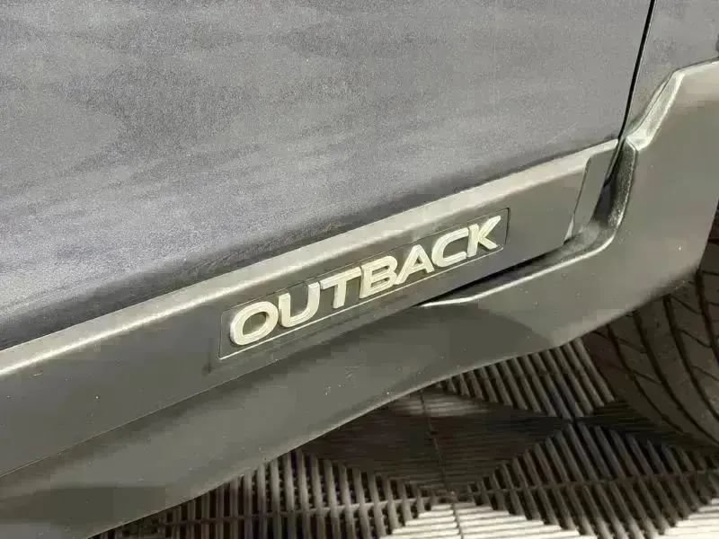 Used 2017 Subaru Outback 2.5i Limited AWD/4WD image 16