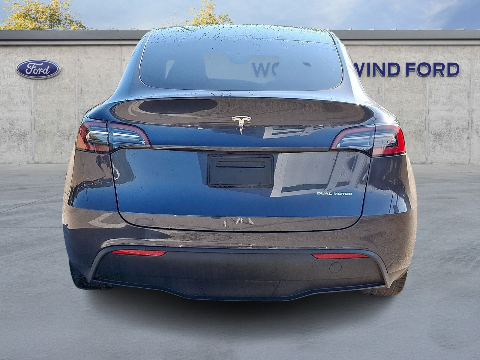 Used 2024 Tesla Model Y Long Range AWD/4WD image 5