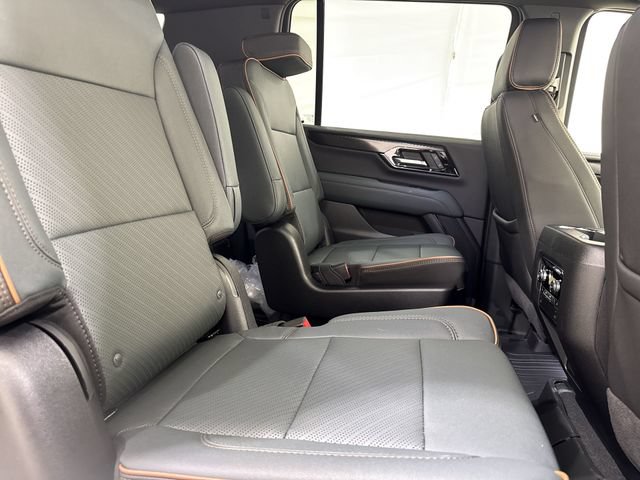 New 2026 GMC Yukon XL AT4 w/ LPO, Floor Liner Package AWD/4WD image 27