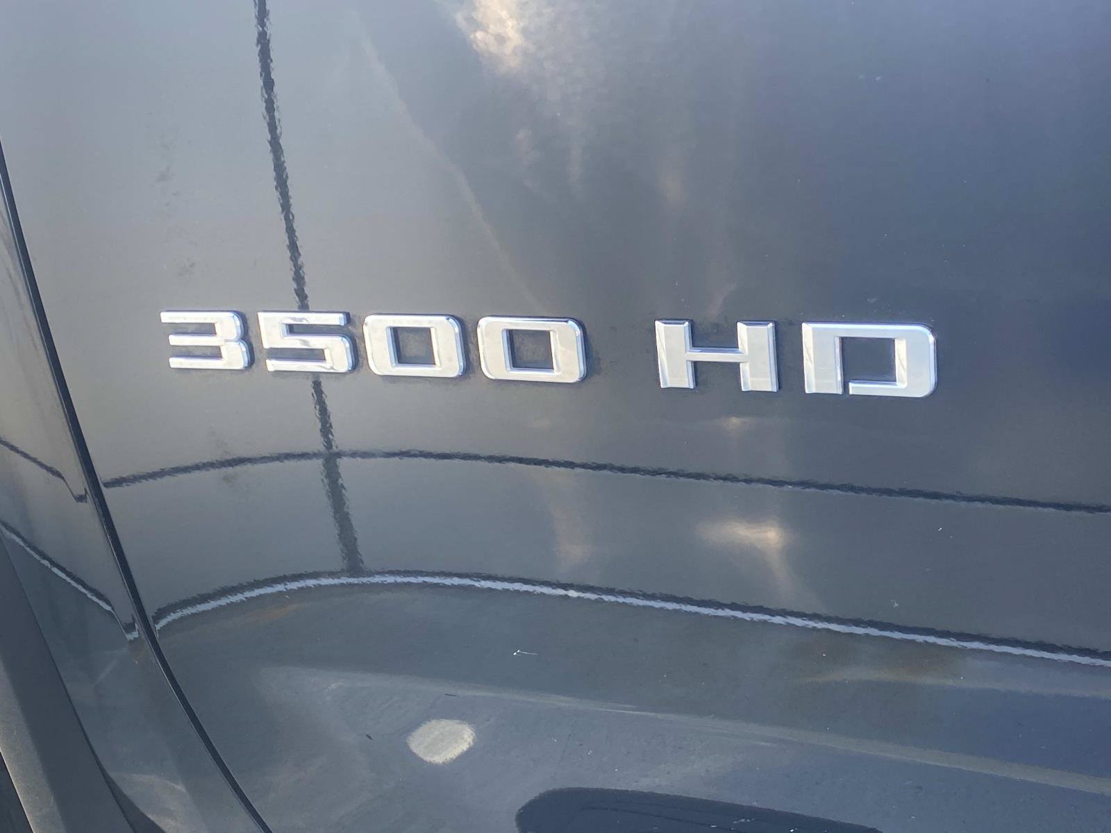 Used 2022 Chevrolet Silverado 3500 High Country AWD/4WD image 11