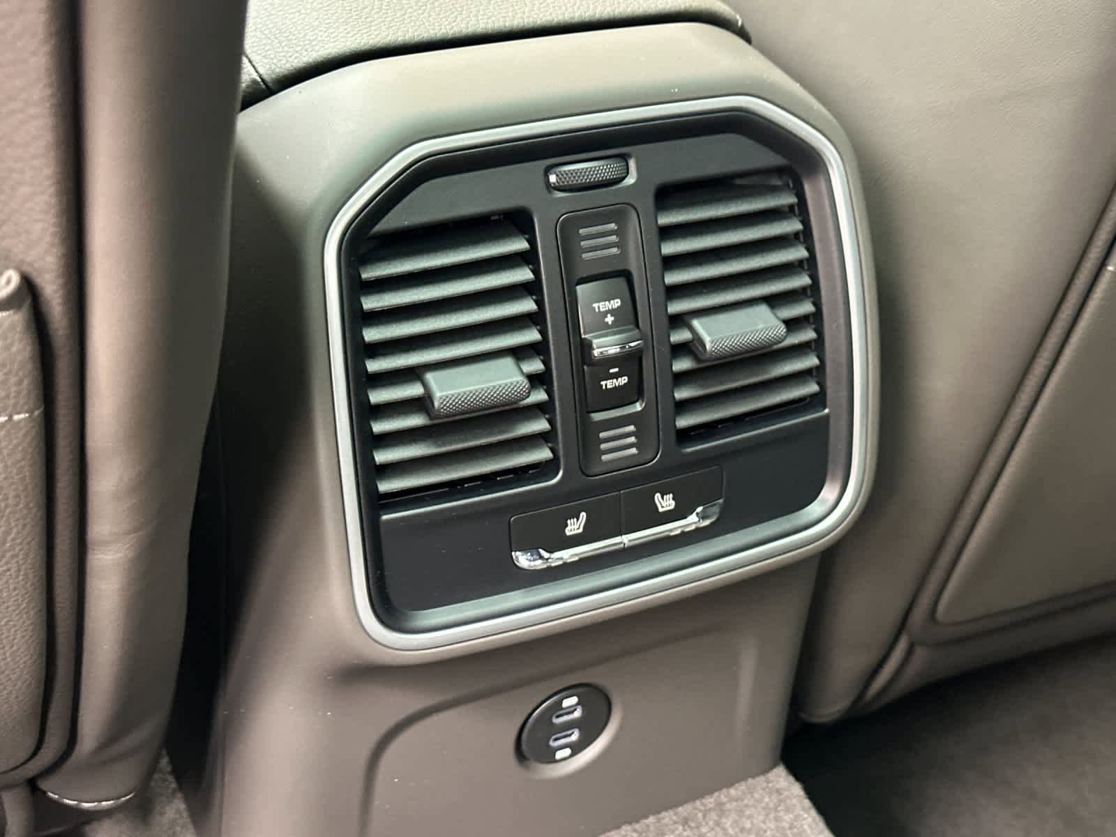 New 2026 Porsche Macan AWD/4WD image 14