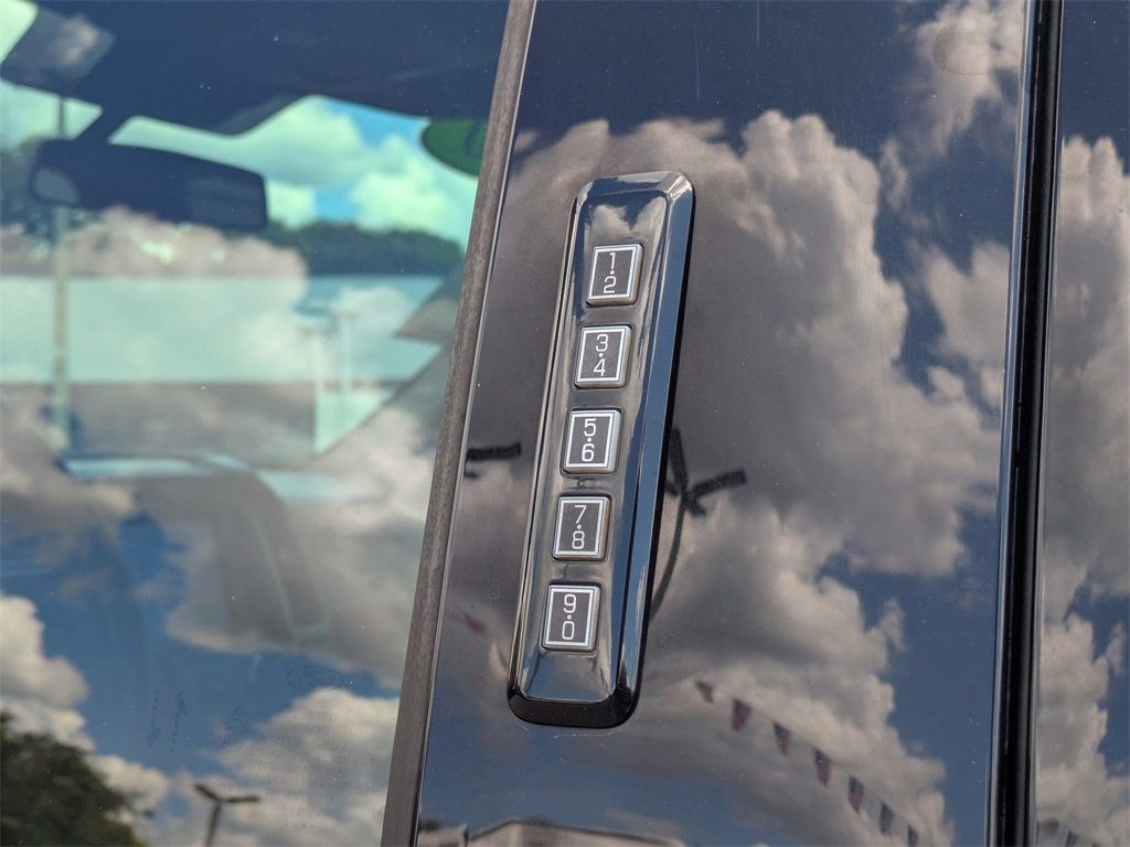 Used 2020 Ford F150 XLT image 11